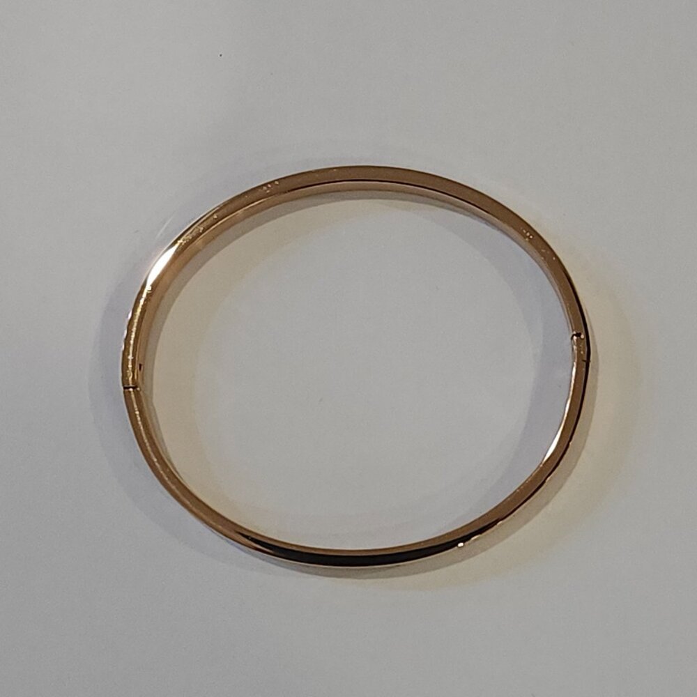 Rose colored monogramed bracelet that opens with pull. Brand new without tags. - Picture 4 of 5